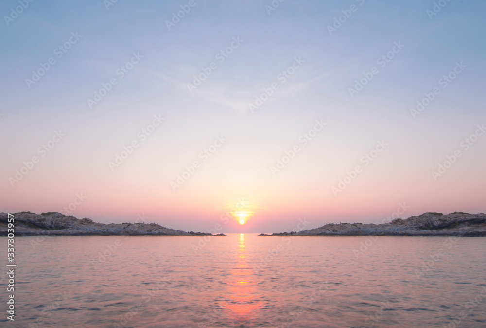 Fototapeta premium Sunrise with vanilla sky with mountain