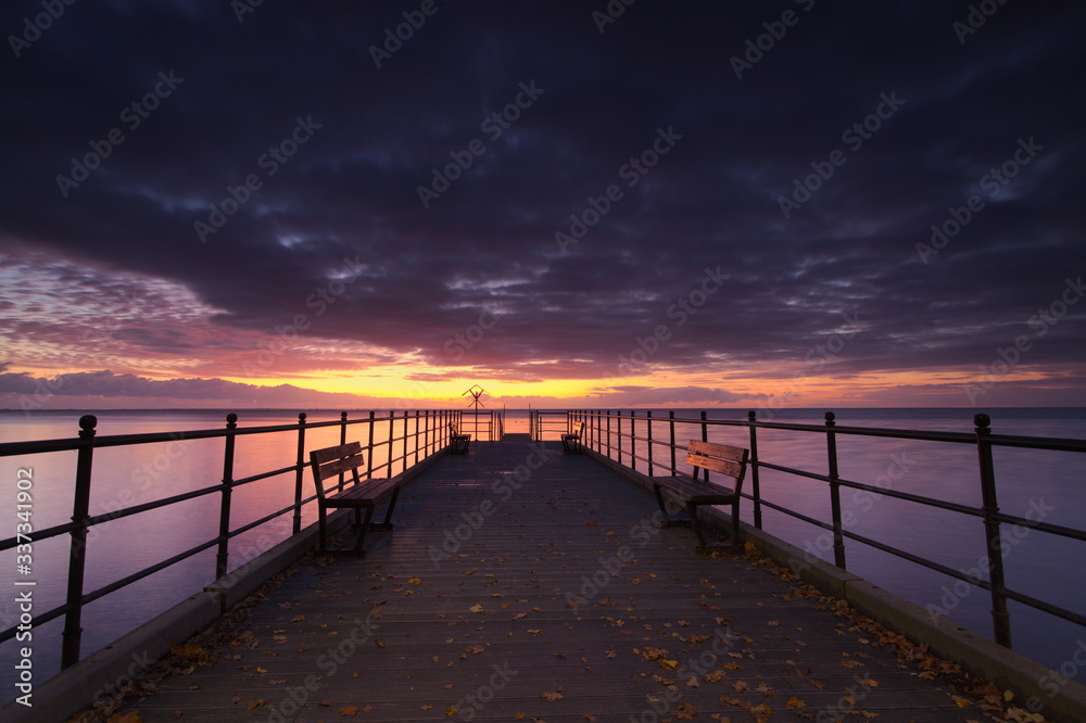 Fototapeta premium Sunrise at the sea