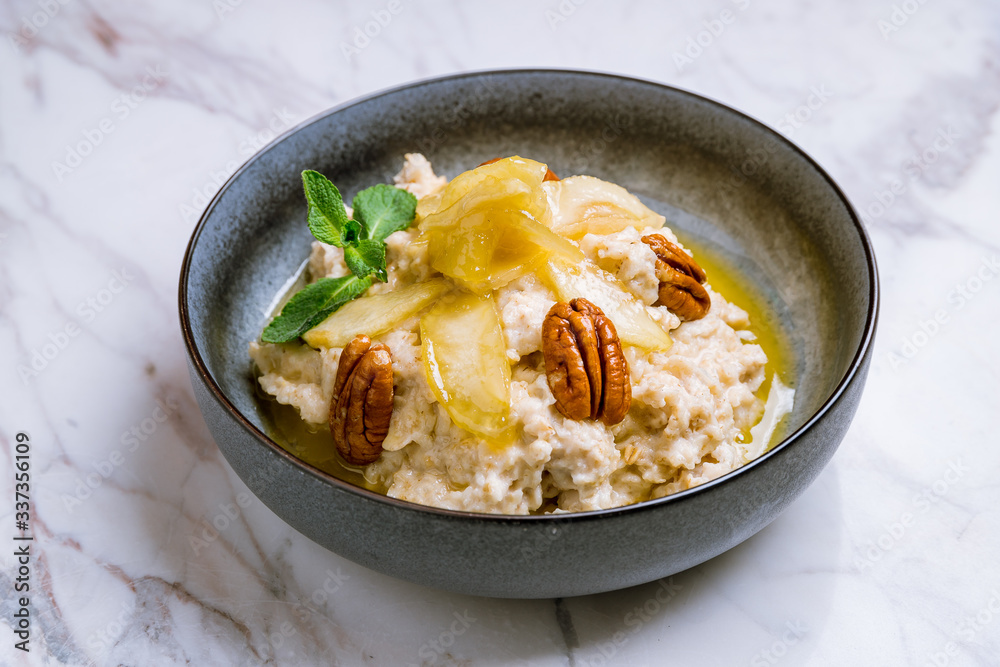 porridge with Apple and pecan porridge with Apple and pecan