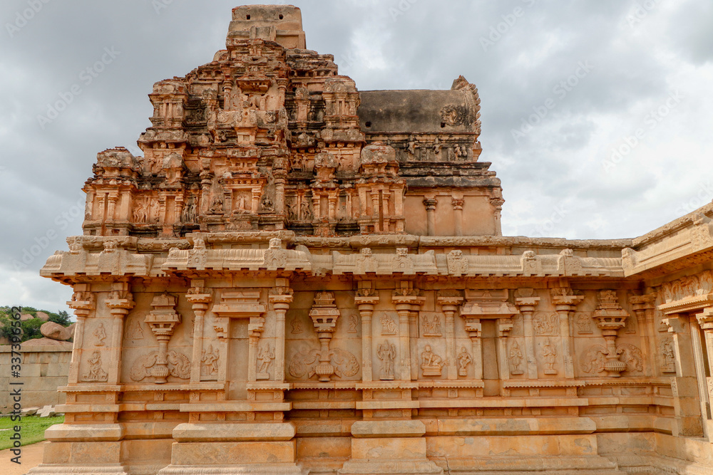 Ruins and temples of Hampi