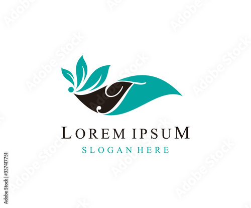 Beauty Green T Letter Floral, Salon and Spa logo