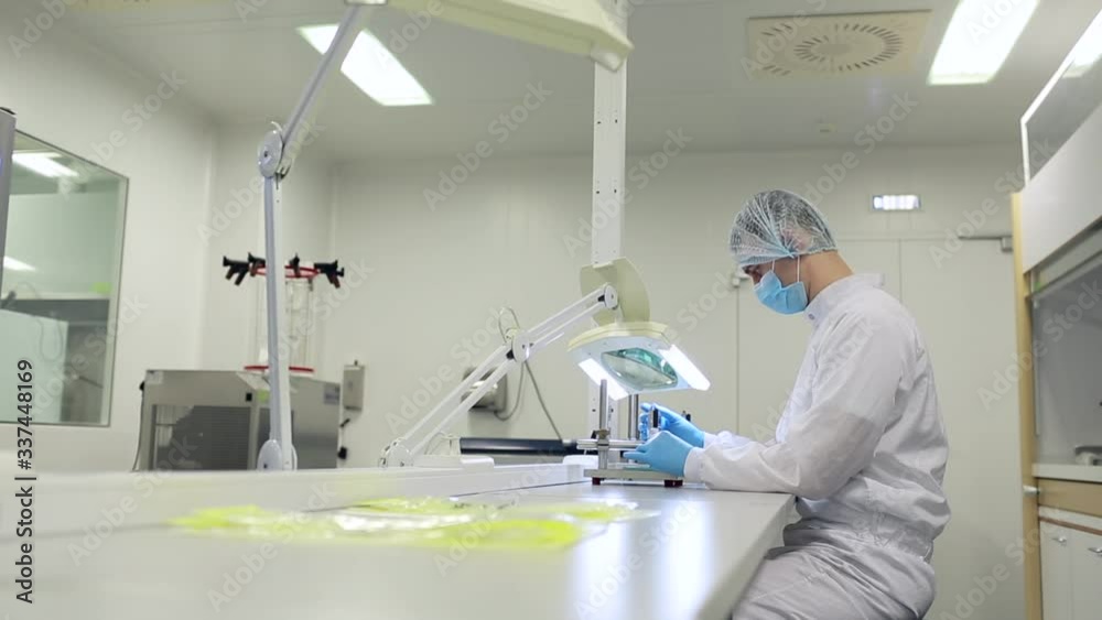 Scientists work in the lab. Conducts experiments on vaccines. Scientists work in the lab. Conducts experiments on vaccines.