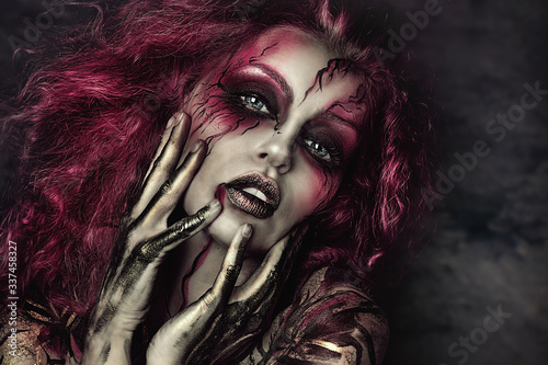 Εκτύπωση καμβά Close up portrait of sexy beautiful witch with Halloween makeup