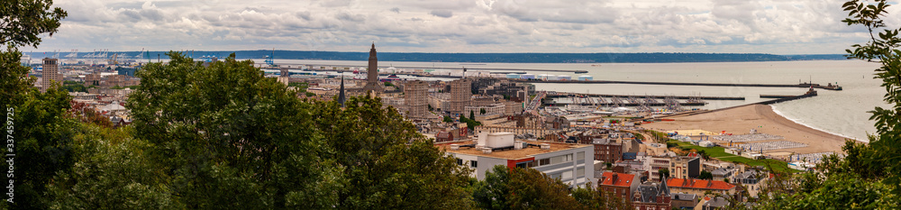 Panorama über Le Havre mit Hafen Panorama über Le Havre mit Hafen