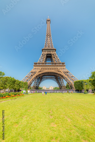 world famous Tour Eiffel on a sunny day