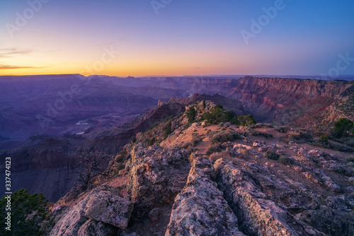 Fototapeta Naklejka Na Ścianę i Meble -  sunset at lipan point at the south rim of grand canyon in arizona, usa