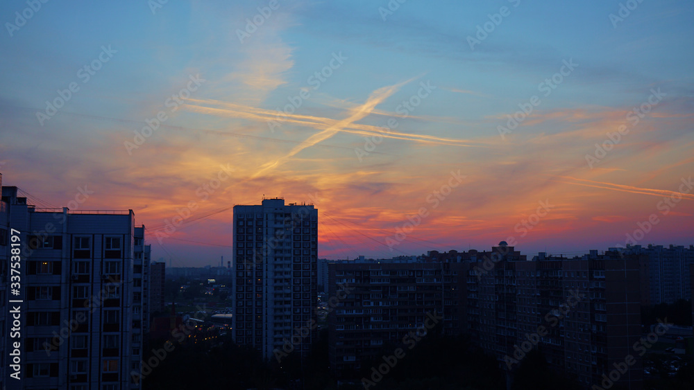 Fototapeta premium Summer city sunset.
