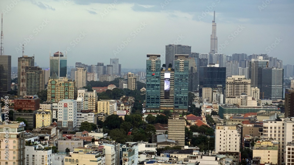 Obraz premium skyline of ho chi minh city at dusk