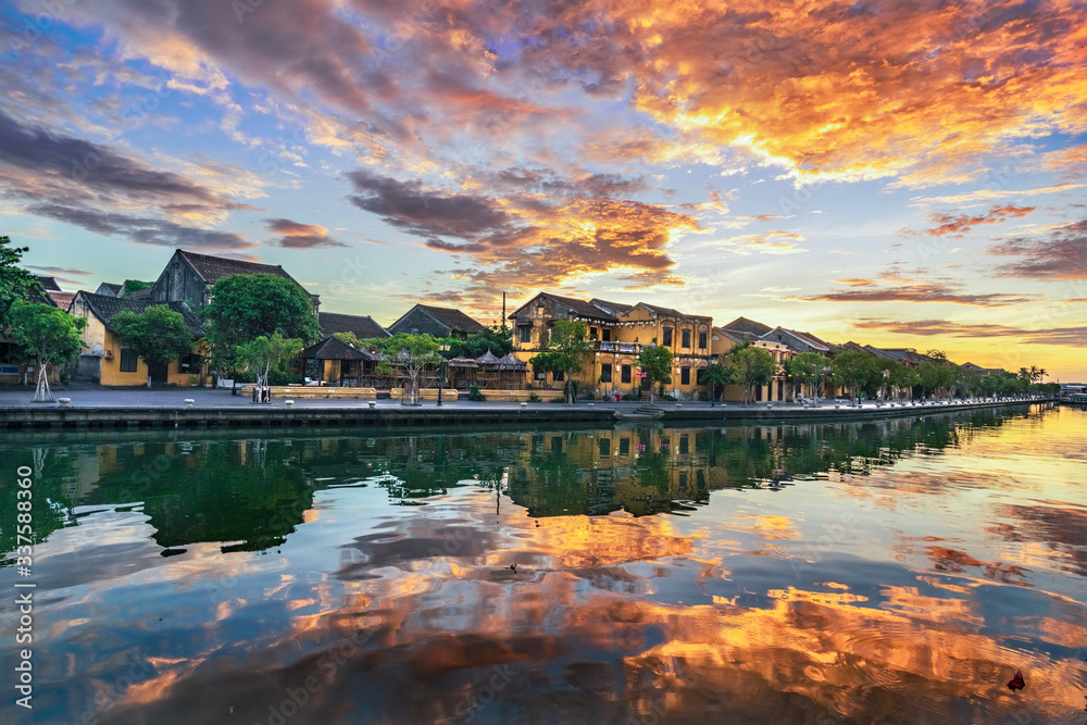 Fototapeta premium Hoi An, Vietnam : Panorama Aerial view of Hoi An ancient town, UNESCO world heritage, at Quang Nam province. Vietnam. Hoi An is one of the most popular destinations in Vietnam