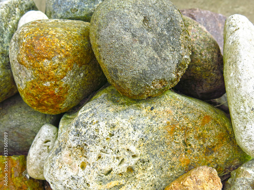 large stones boulders lie in a heap © Lumatis