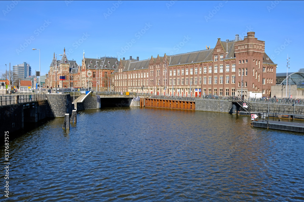 Obraz premium Central station in Amsterdam the Netherlands