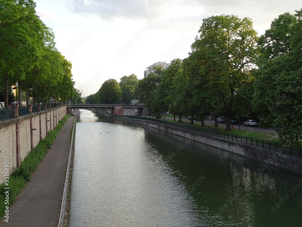 Mulhouse is a city on the french-Swiss border Mulhouse is a city on the french-Swiss border