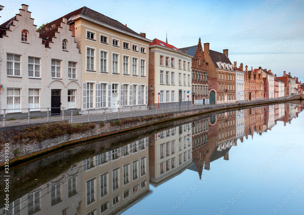 Bruges. Canal Spiegel Rei. Bruges. Canal Spiegel Rei.