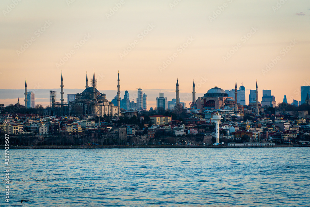 Naklejka premium Skyline of Istanbul with Mosque and Hagia Sofia