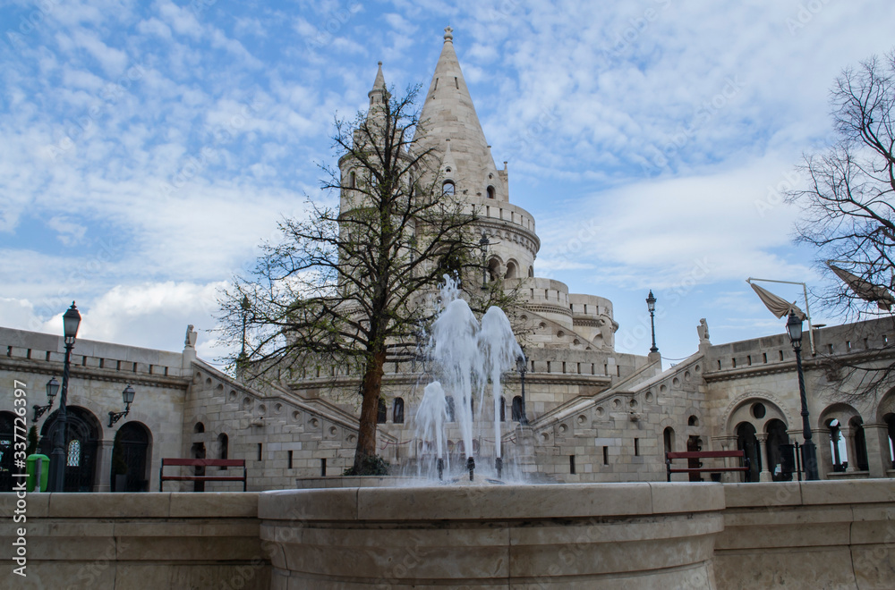 Fototapeta premium Matyasha Church - a Catholic church in Budapest, part of the Buda Castle complex