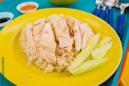 シンガポールの代表グルメ海南鶏飯（チキンライス）