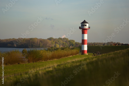 Leuchtturm im alten Land nahe dem L  he Anleger