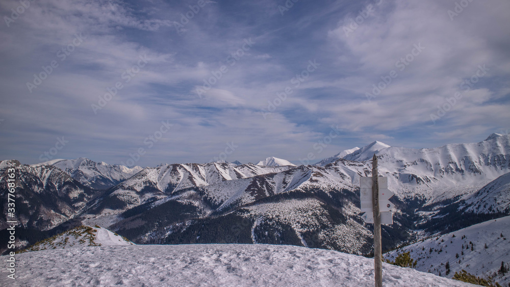 Obraz premium Tatry- Dolina Chochołowska zimą