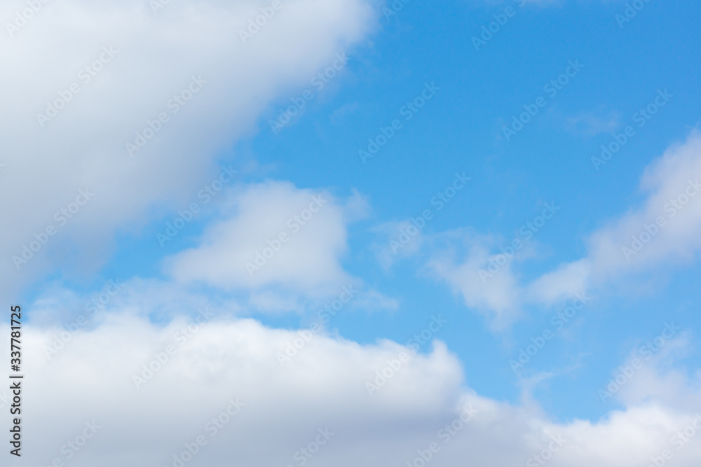 Obraz premium blue sky with light white clouds