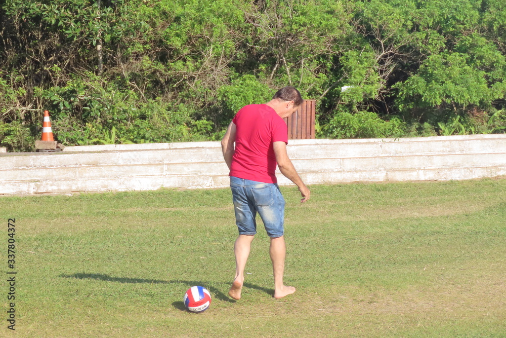 Obraz premium man playing football