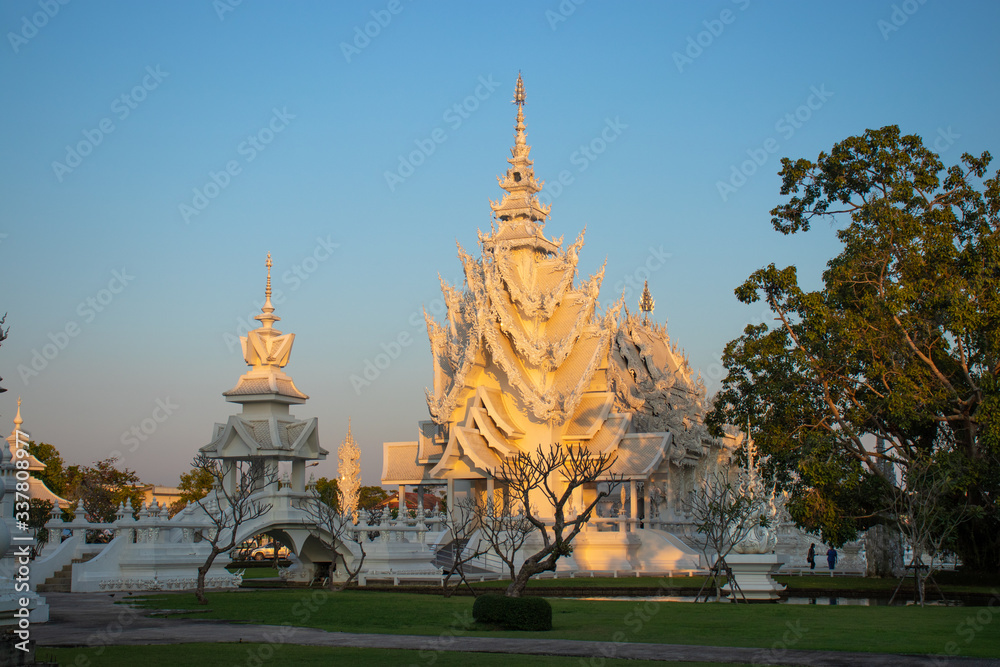 Fototapeta premium A beautiful view of white temple at Chiang Rai, Thailand.