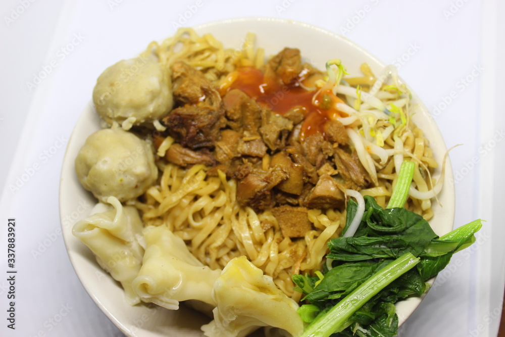 Chicken noodles are popular foods from Indonesia