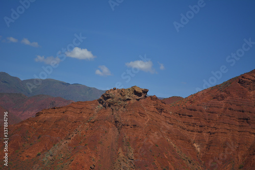 Paisaje de montañas coloradas © Matias Grosso