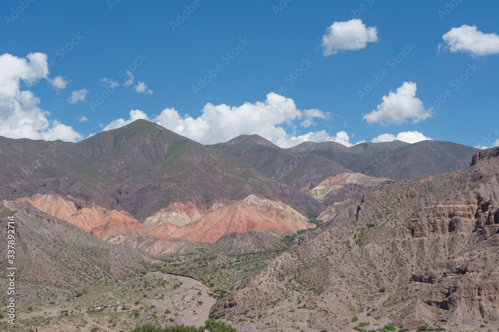 Fototapeta premium Cerros argentinos de colores