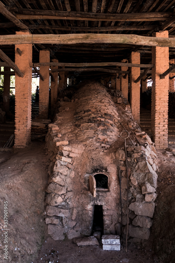 Naklejka premium China's ancient ceramic production technology.