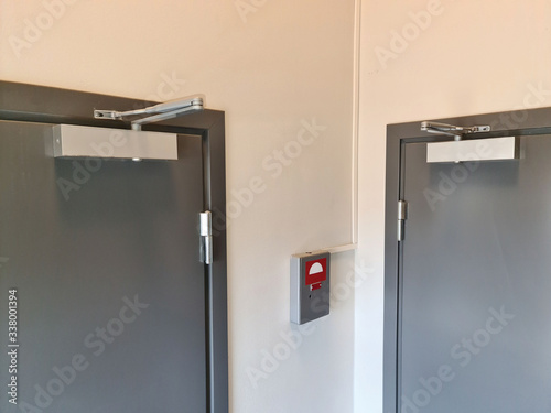 Wallpaper Mural Close up view of extra heavy aluminum commercial door closer. Torontodigital.ca