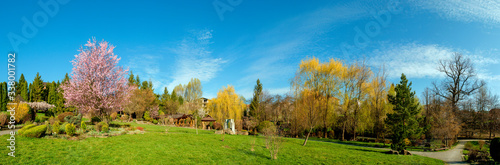 Obraz na płótnie Landscape design of luxury home garden