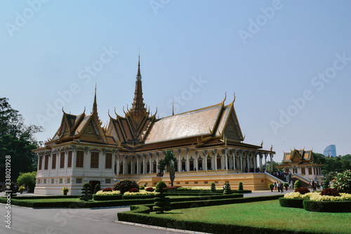 Beautiful main golden temple in the Phnom Penh Royal Palace in Cambodia © MartinZizlavsky