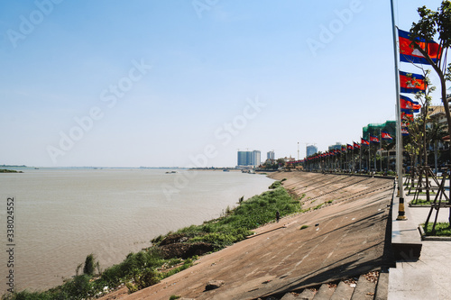 Foto Flag decoration on Mekong riverside in Phnom Penh Cambodia