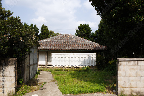 日本の最南端・沖縄県波照間島の家