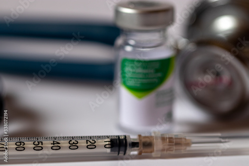 FRASCO COM VACINA TRATAMENTO COVID-19