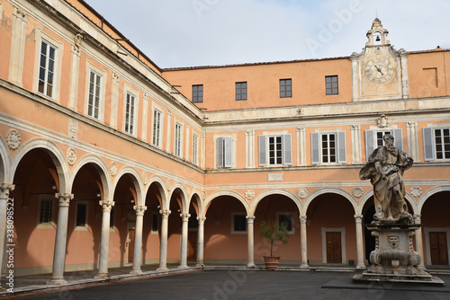 Cloître toscan à Pise, Italie