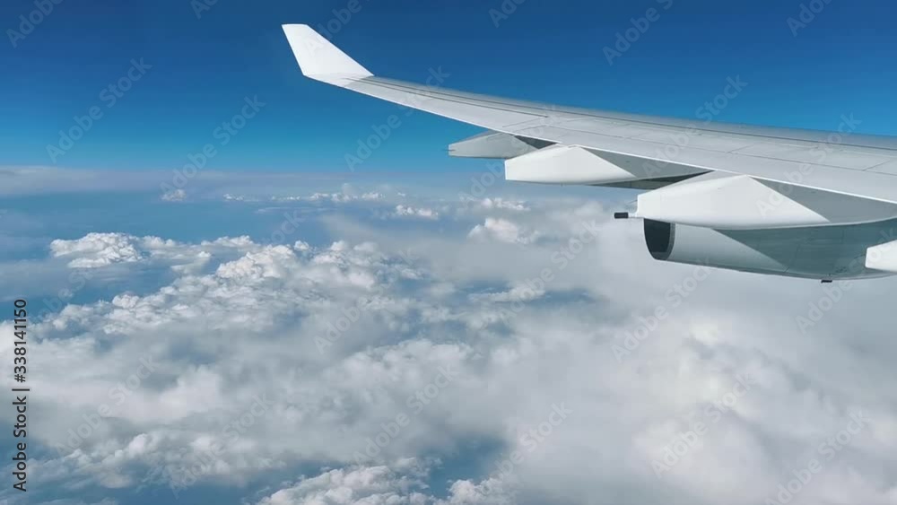 The airline fly in the sky The airline fly in the sky