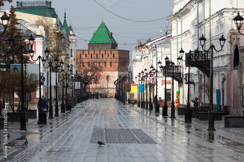 Картината върху платно Bolshaya Pokrovskaya street in Nizhny Novgorod without people after rain with re