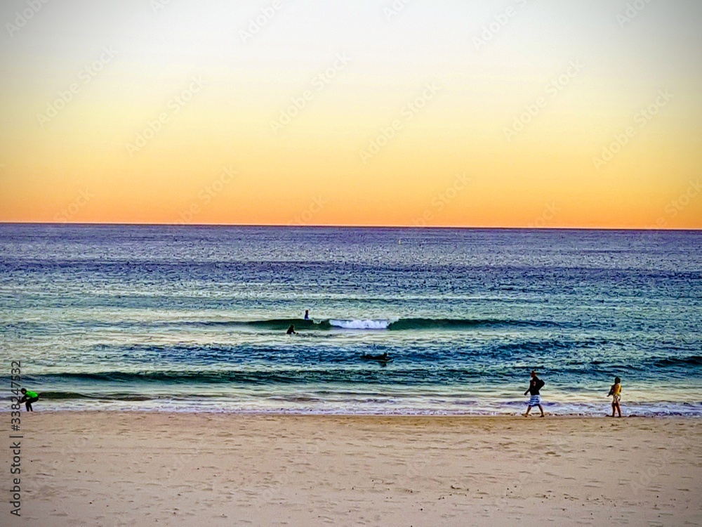 Becah Sunset Surf