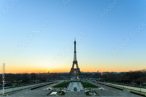 Eiffel Tower at sunset in Paris, France. Romantic travel background paris パリ エッフェル塔 EiffelTower フランス France