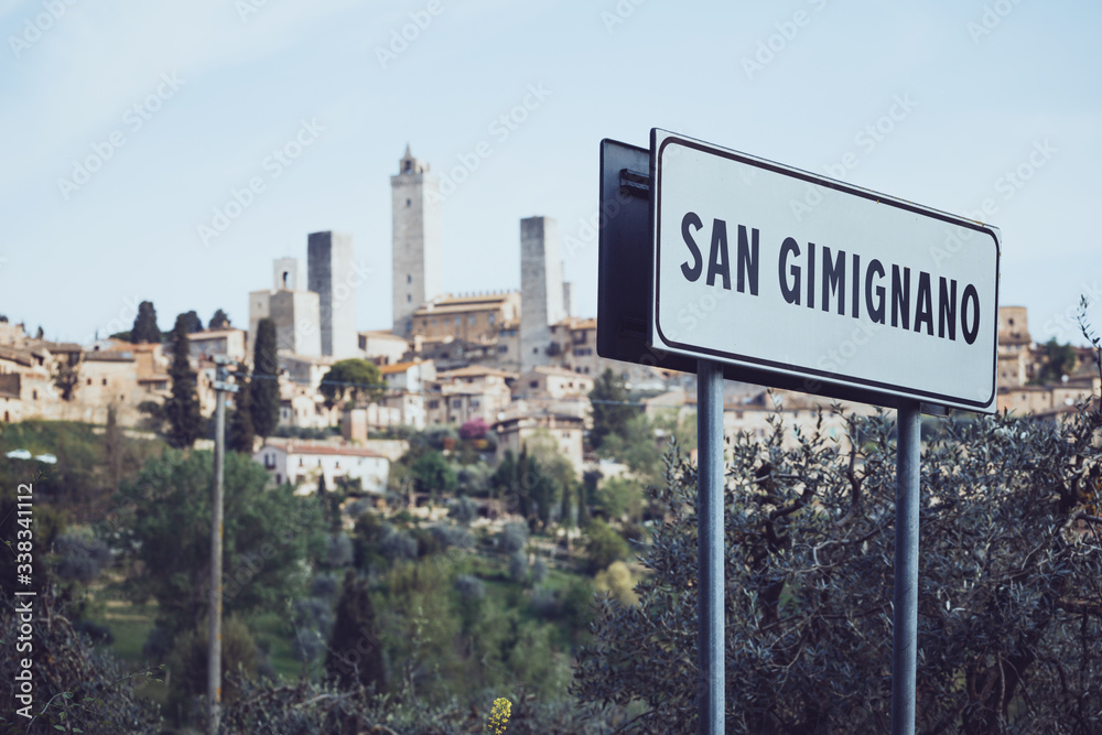 Obraz premium road sign of San Gimignano