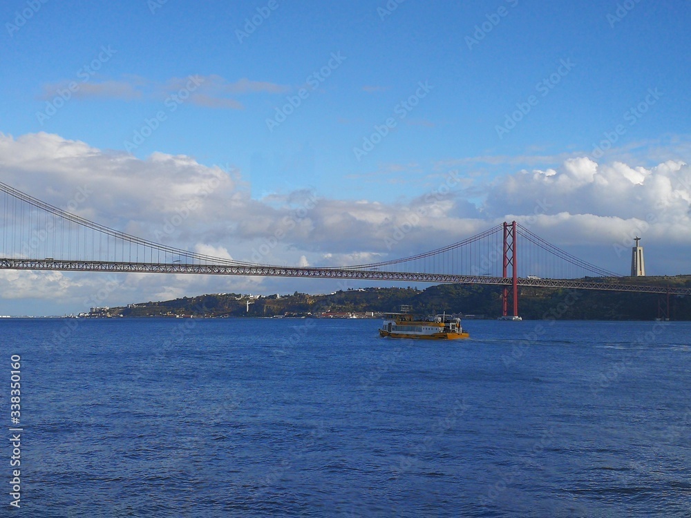Obraz premium Lisbon Bridge