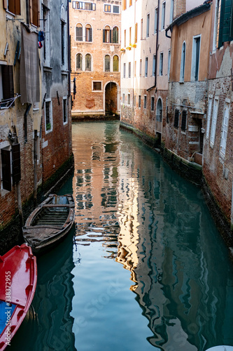 Venezia (Veneto) - Panorami e particolari della città a colori © Alessandro Calzolaro