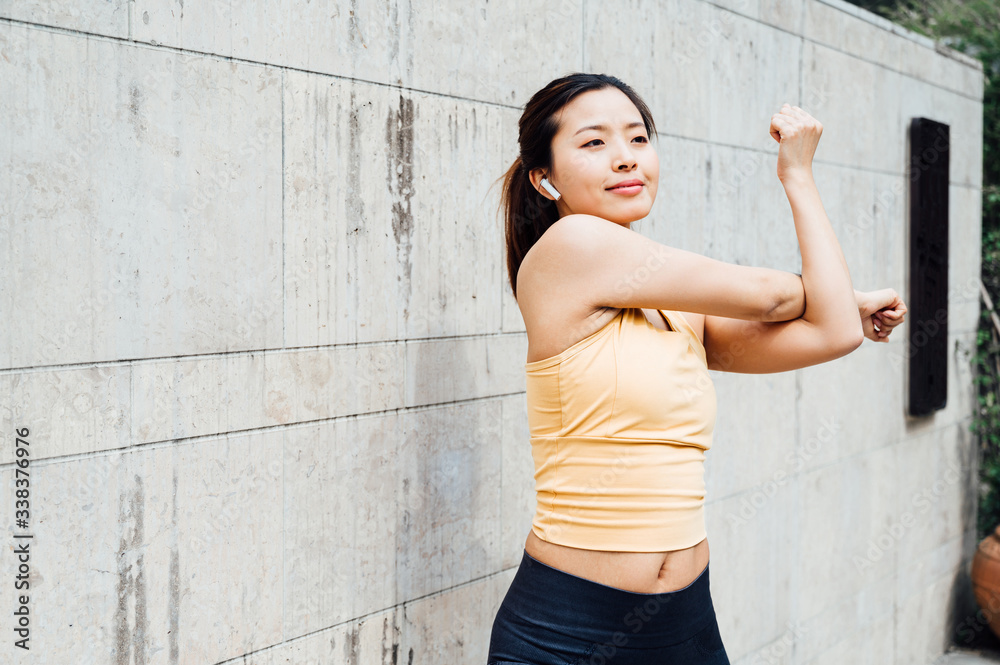 young asian beauty woman doing exercise outdoors young asian beauty woman doing exercise outdoors