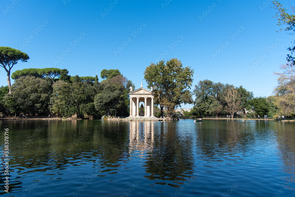 Obraz premium Beautiful park in Paris, France