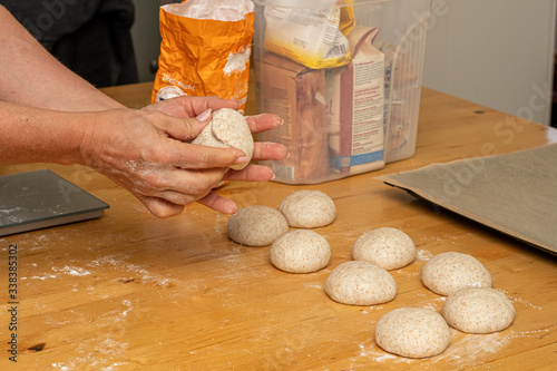 Brötchen backen