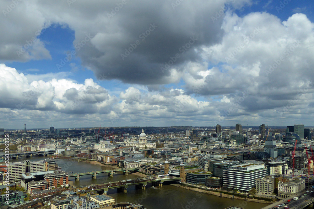 Obraz premium Cityscape Skyline of London seen from the Shard England