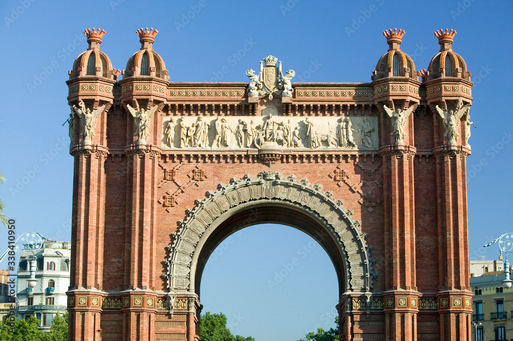 Obraz premium Arc de Triumf: L'Arc de Triumph, by Josep Vilaseca I Casanovas, in Barcelona, Spain was built in 1888 as part of the Universal Exposition