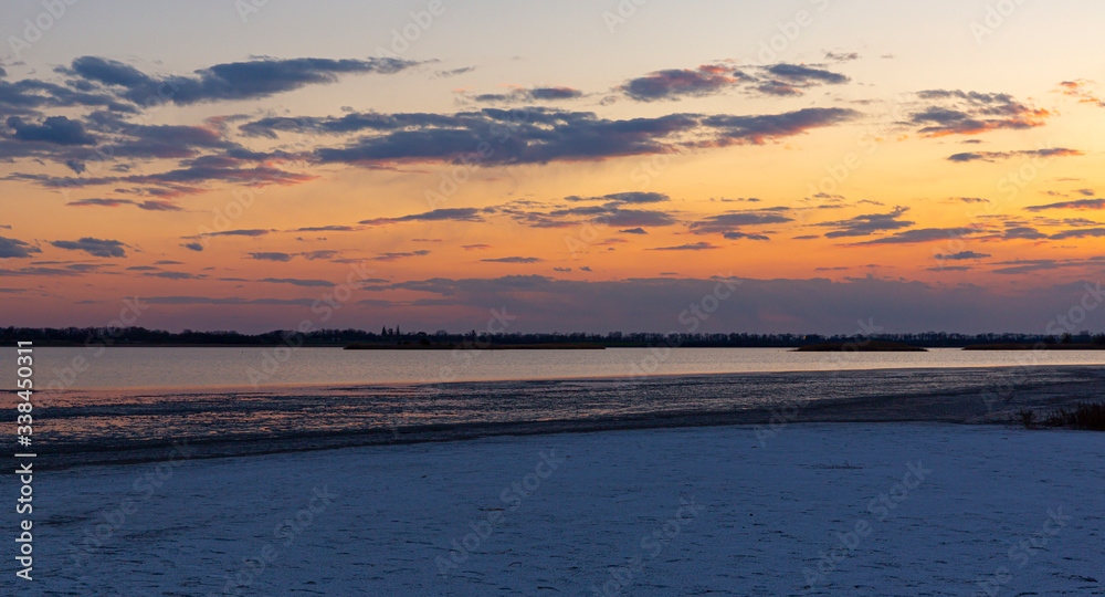 Obraz premium evening on lake