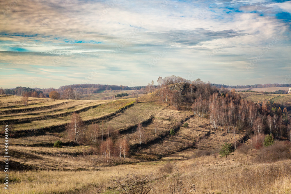 Widok na tle pochmurnego nieba